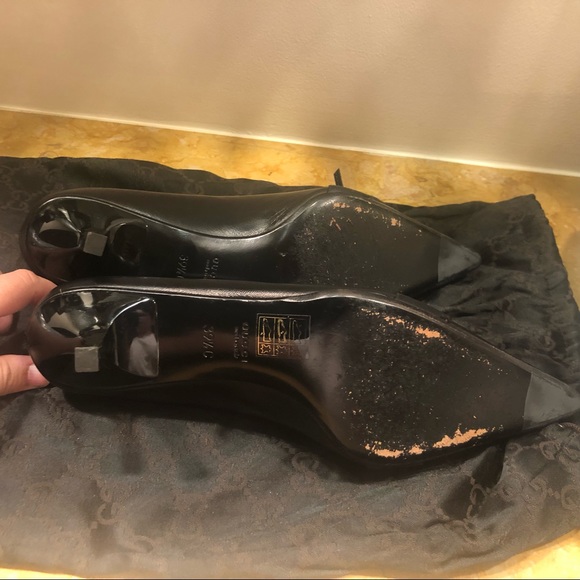 Authentic Gucci Black Leather Pumps with Dust Bag - Picture 8 of 13
